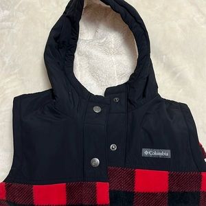 Columbia vest